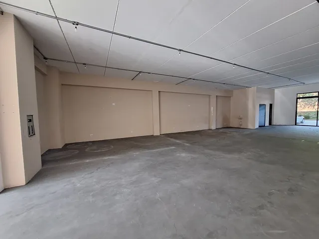 Prédio para alugar, no bairro Condomínio Centro Comercial Alphaville em Barueri