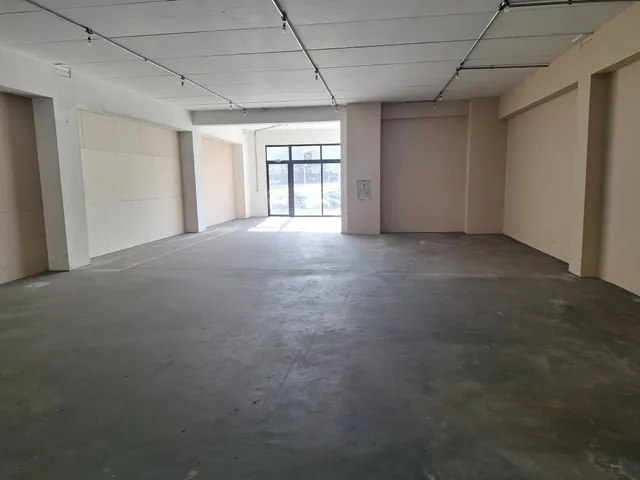 Prédio para alugar, no bairro Condomínio Centro Comercial Alphaville em Barueri