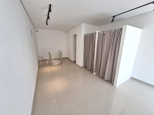Prédio para alugar, no bairro Condomínio Centro Comercial Alphaville em Barueri
