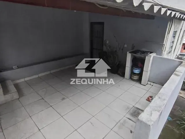 Prédio com 136m² 4 quartos e 4 banheiros, à venda, no bairro Padroeira em Osasco