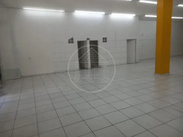Prédio com 330m², para alugar, no bairro Jardim Regina em São Paulo