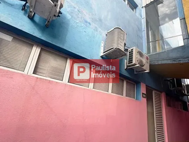 Prédio com 250m², à venda, no bairro Jardim São Paulo em Taboão da Serra