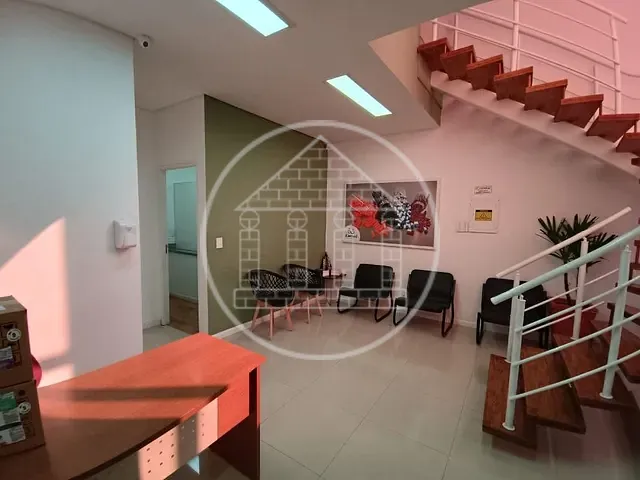 Prédio com 330m², à venda, no bairro Socorro em São Paulo