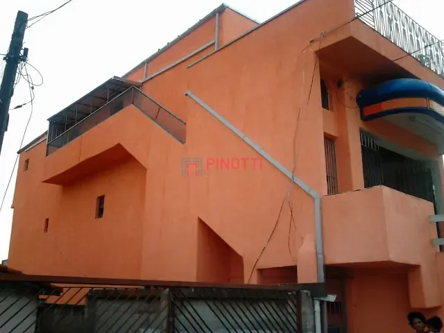 Prédio à venda, no bairro Jardim Cristiane em Santo André