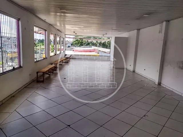 Prédio com 200m², à venda, no bairro Conjunto Residencial Salvador Tolezani em São Paulo