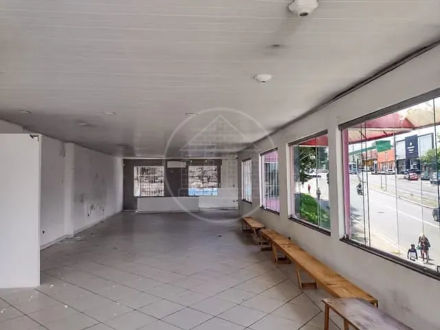 Prédio com 200m², à venda ou para alugar, no bairro Conjunto Residencial Salvador Tolezani em São Paulo