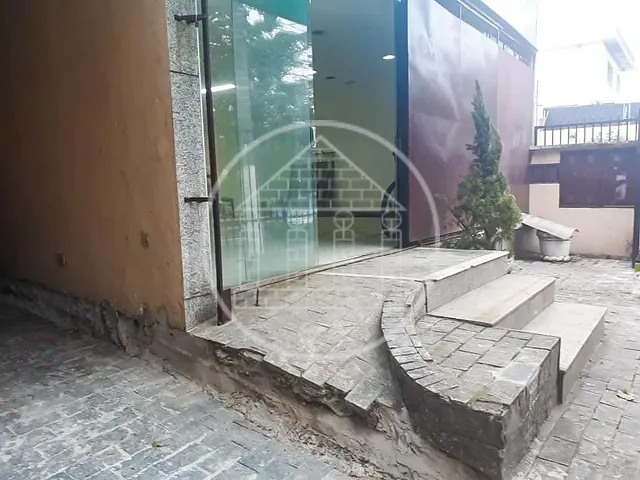 Prédio com 250m², para alugar, no bairro Socorro em São Paulo
