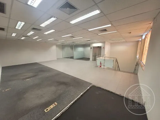 Prédio com 900m², à venda ou para alugar, no bairro Parque Brasil em São Paulo
