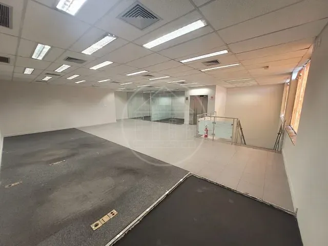 Prédio com 900m², à venda ou para alugar, no bairro Parque Brasil em São Paulo