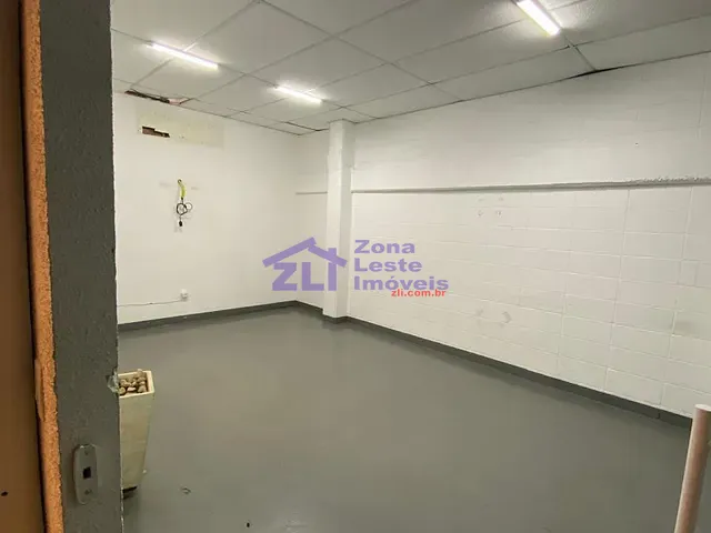 Prédio à venda ou para alugar, no bairro Vila Santa Clara em São Paulo