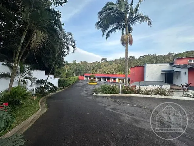 Prédio com 12000m², à venda, no bairro Parelheiros em São Paulo