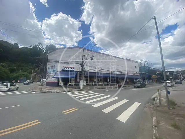 Prédio com 900m², à venda, no bairro Jardim Zaira em Mauá