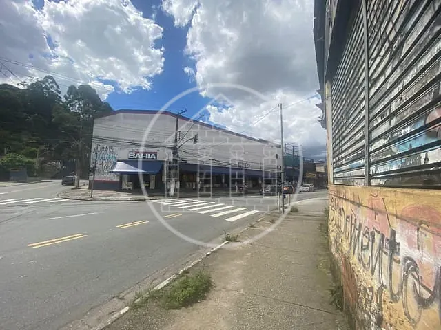 Prédio com 900m², à venda, no bairro Jardim Zaira em Mauá