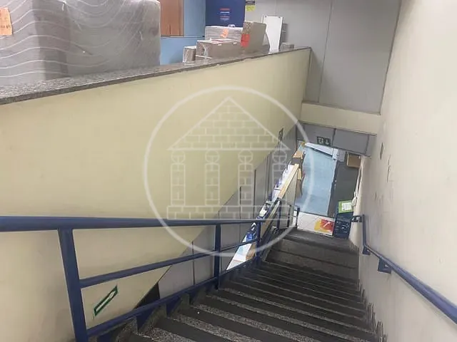 Prédio com 900m², à venda, no bairro Jardim Zaira em Mauá