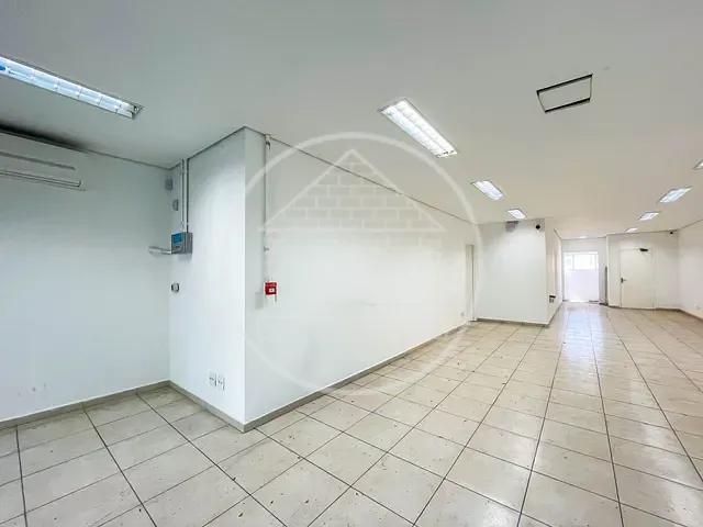 Prédio com 549m², para alugar, no bairro Jardim Marajoara em São Paulo