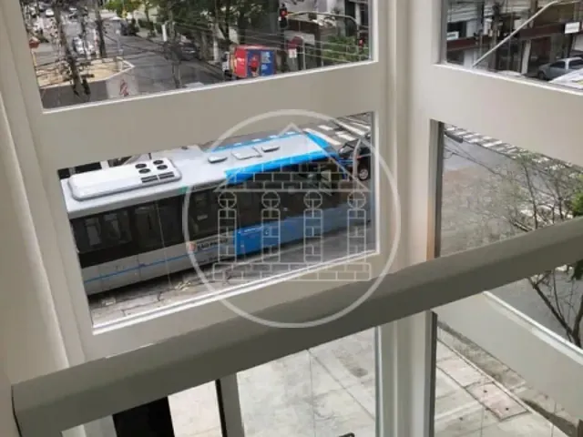 Prédio com 328m², para alugar, no bairro Indianópolis em São Paulo