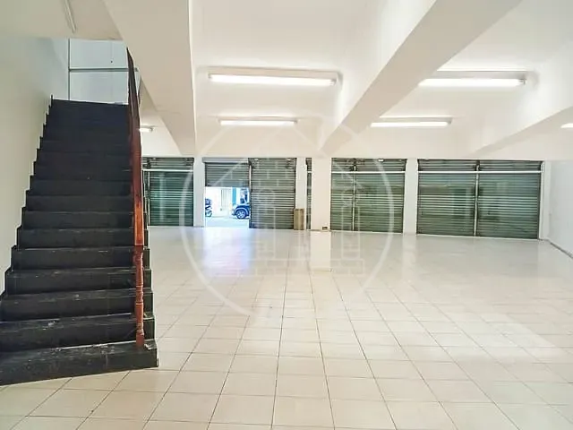 Prédio com 730m², para alugar, no bairro Santa Terezinha em Santo André