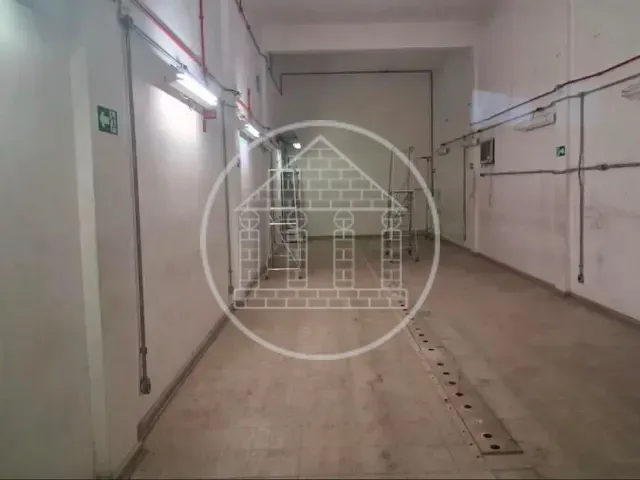 Prédio com 3646m², à venda, no bairro Parque Maria Fernandes em São Paulo