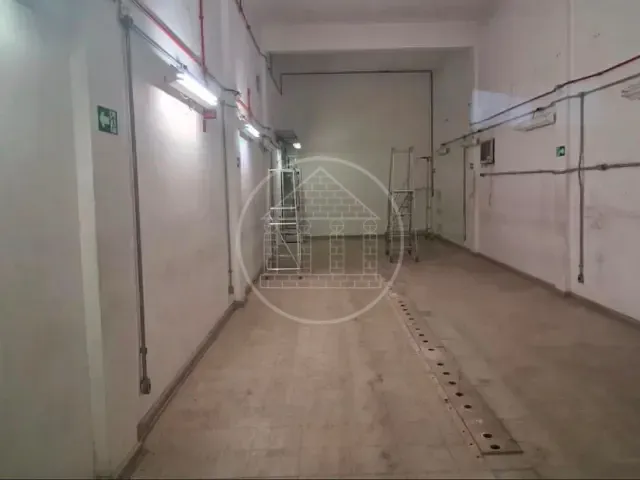 Prédio com 3646m², à venda, no bairro Parque Maria Fernandes em São Paulo