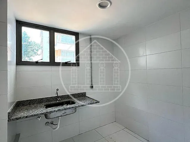 Galpão / Barracão com 160m², à venda ou para alugar, no bairro Vila Romana em São Paulo