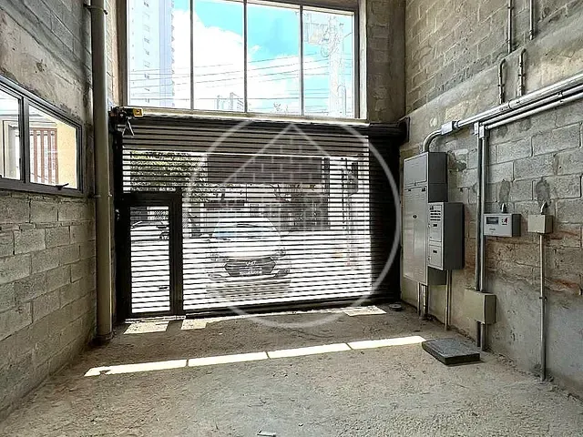 Galpão / Barracão com 160m², à venda ou para alugar, no bairro Vila Romana em São Paulo