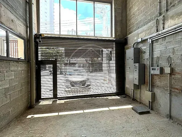 Prédio à venda ou para alugar, no bairro Vila Romana em São Paulo