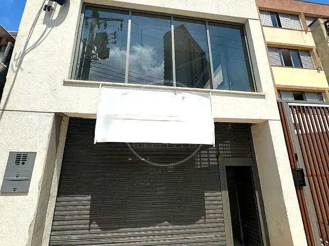 Prédio à venda ou para alugar, no bairro Vila Romana em São Paulo