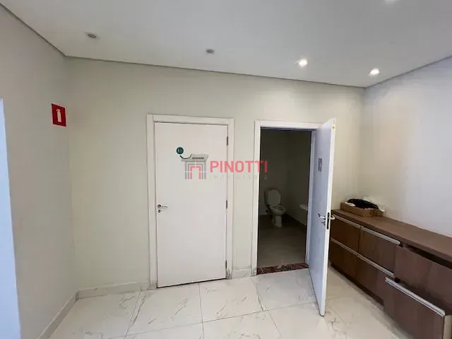 Prédio para alugar, no bairro Centro em Diadema