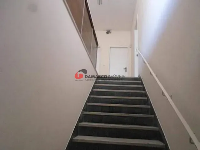 Prédio com 1000m², para alugar, no bairro Fundação em São Caetano do Sul