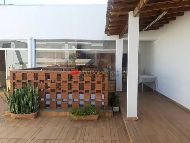 Prédio à venda, no bairro Nova Gerti em São Caetano do Sul