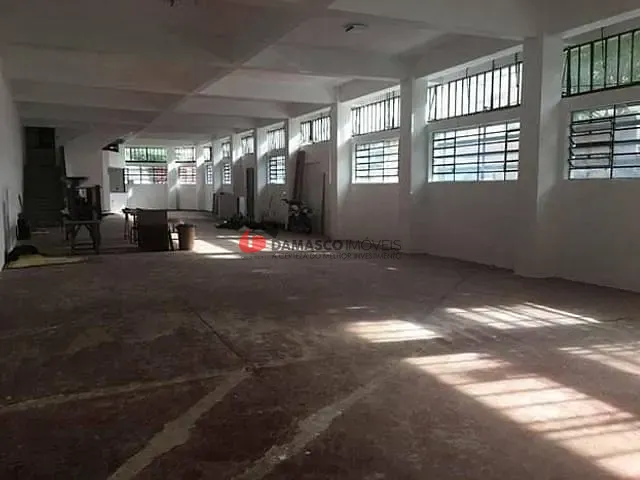 Prédio com 905m², para alugar, no bairro Fundação em São Caetano do Sul