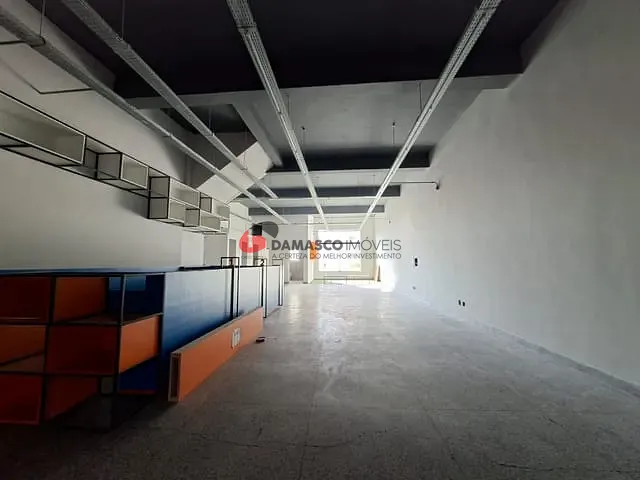 Prédio com 649m², para alugar, no bairro Osvaldo Cruz em São Caetano do Sul