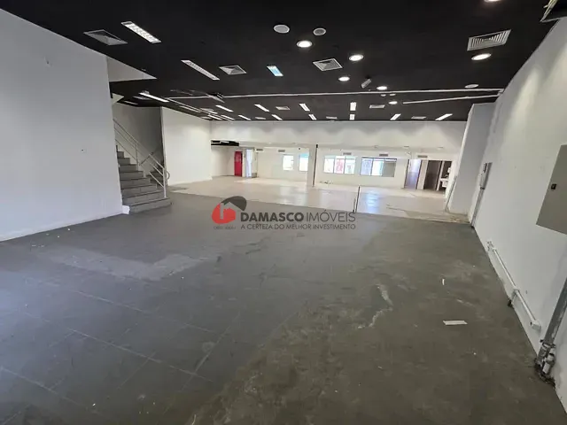 Prédio à venda, no bairro Parque das Nações em Santo André