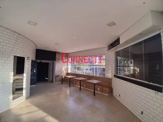 Ponto com 326m², para alugar, no bairro Centro em Ribeirão Preto