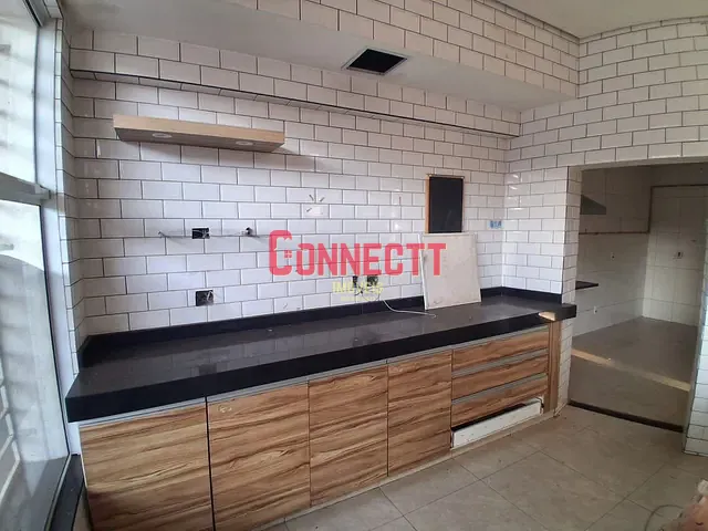 Ponto com 326m², para alugar, no bairro Centro em Ribeirão Preto