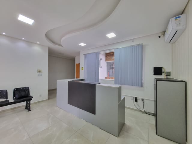 Ponto com 315m², para alugar, no bairro Vila Bourghese em Pindamonhangaba