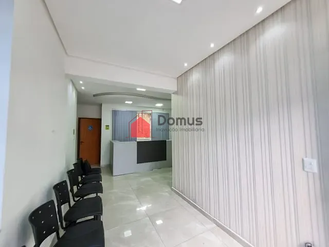 Ponto com 315m², para alugar, no bairro Vila Bourghese em Pindamonhangaba