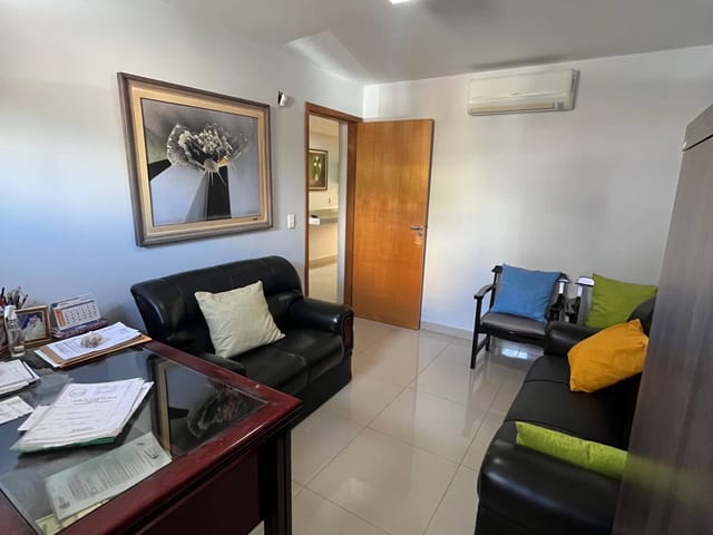 Casa com 450m², à venda, no bairro Setor Central em Goiânia