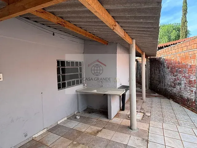 Casa com 380m², para alugar, no bairro Centro em Rolândia