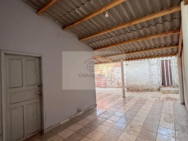 Casa com 380m², para alugar, no bairro Centro em Rolândia