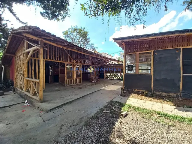 Terreno com 800m², à venda ou para alugar, no bairro Nogueira em Petrópolis
