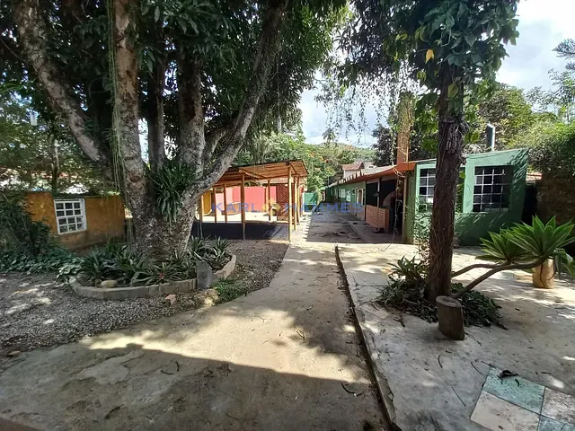 Terreno com 800m², à venda ou para alugar, no bairro Nogueira em Petrópolis