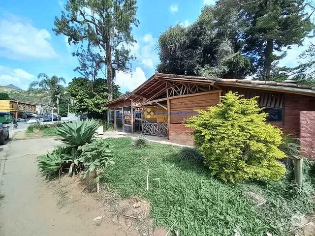 Terreno com 800m², à venda ou para alugar, no bairro Nogueira em Petrópolis