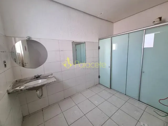 Ponto com 512m², para alugar, no bairro Jardim das Nações em Taubaté