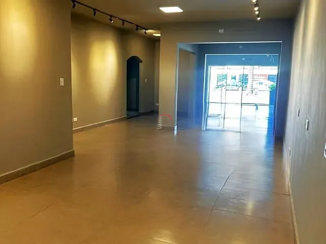 Ponto com 480m², para alugar, no bairro Centro em Londrina