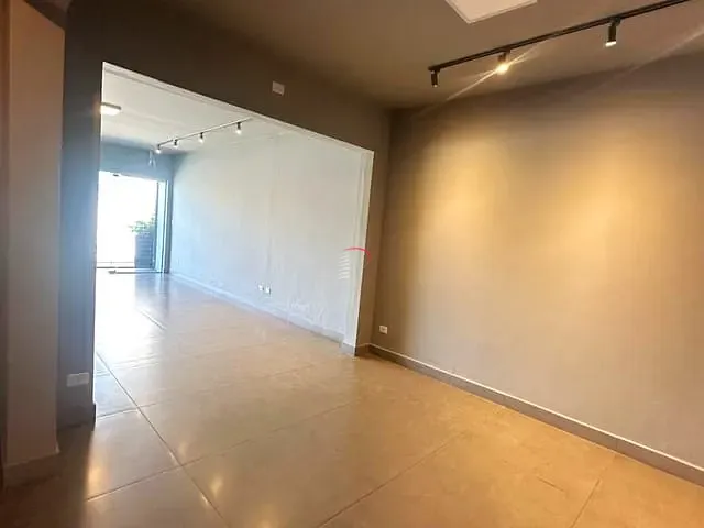 Ponto com 480m², para alugar, no bairro Centro em Londrina