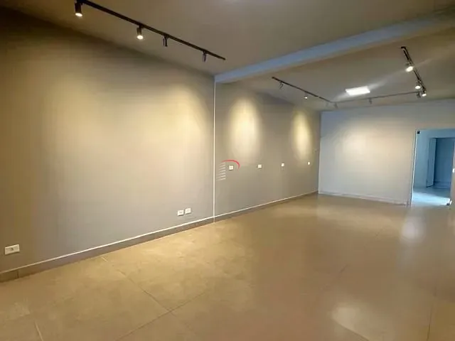 Ponto com 480m², para alugar, no bairro Centro em Londrina