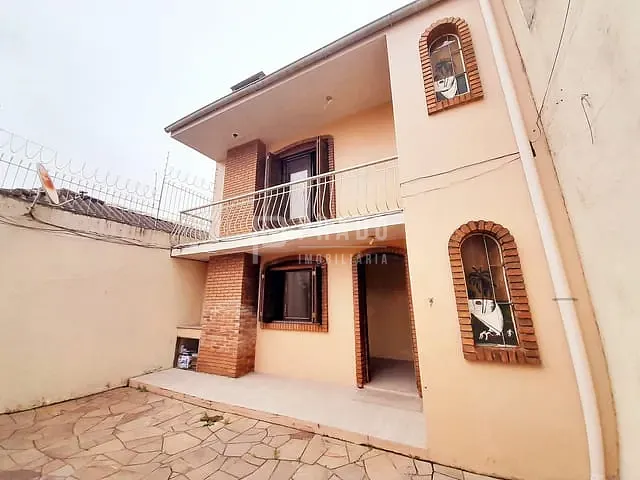 Casa com 211m² 2 quartos e 3 banheiros, à venda, no bairro Centro em Pelotas