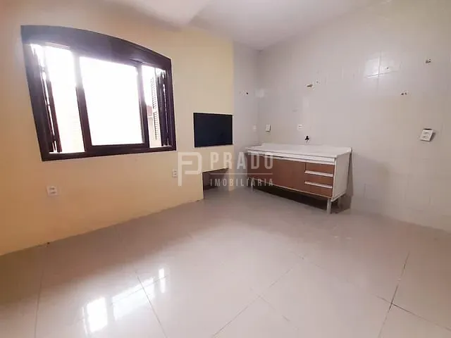 Casa com 211m² 2 quartos e 3 banheiros, à venda, no bairro Centro em Pelotas