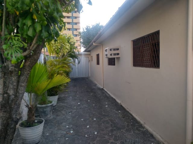 Ponto com 360m² 3 quartos e 2 banheiros, à venda, no bairro Manaíra em João Pessoa